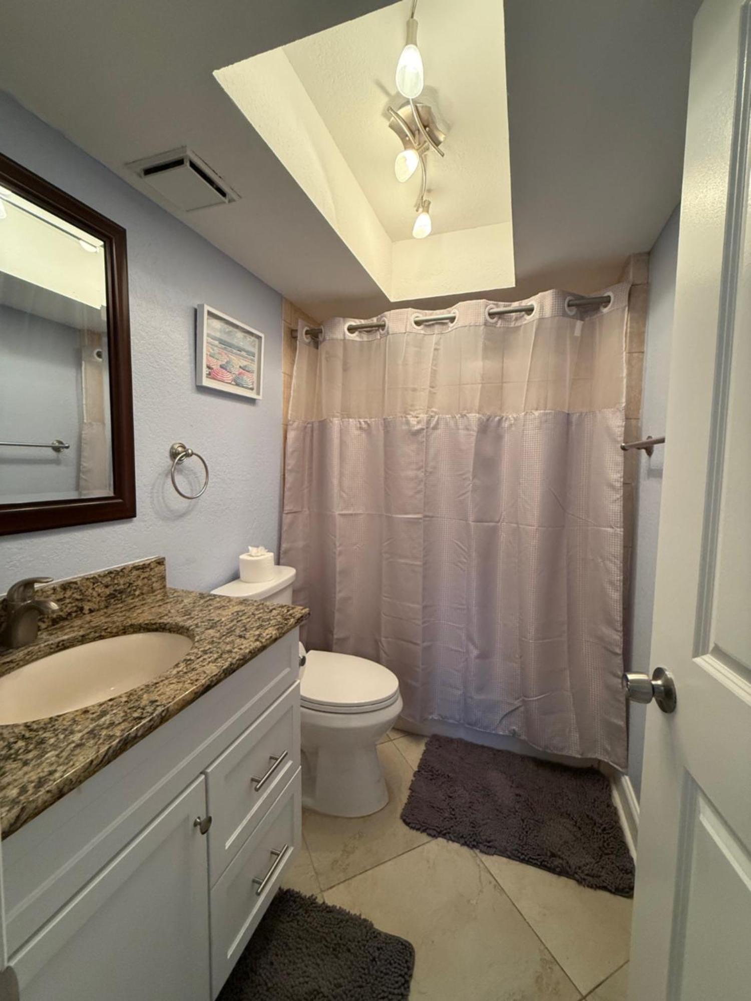 Treasure Island Beach, Fl Waterfront Condo Located Steps Away From The Intracoastal Waterway St. Pete Beach Buitenkant foto