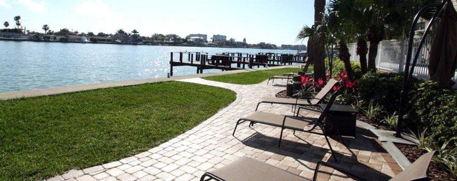 Treasure Island Beach, Fl Waterfront Condo Located Steps Away From The Intracoastal Waterway St. Pete Beach Buitenkant foto
