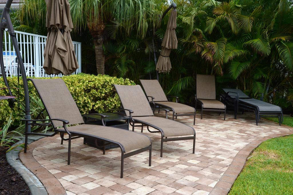Treasure Island Beach, Fl Waterfront Condo Located Steps Away From The Intracoastal Waterway St. Pete Beach Buitenkant foto