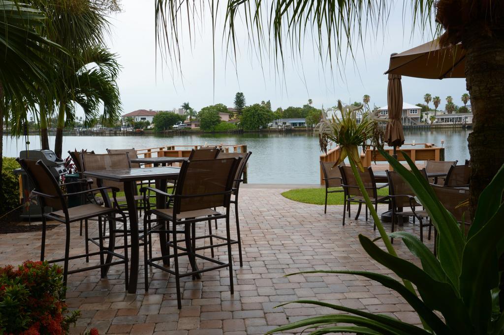 Treasure Island Beach, Fl Waterfront Condo Located Steps Away From The Intracoastal Waterway St. Pete Beach Buitenkant foto