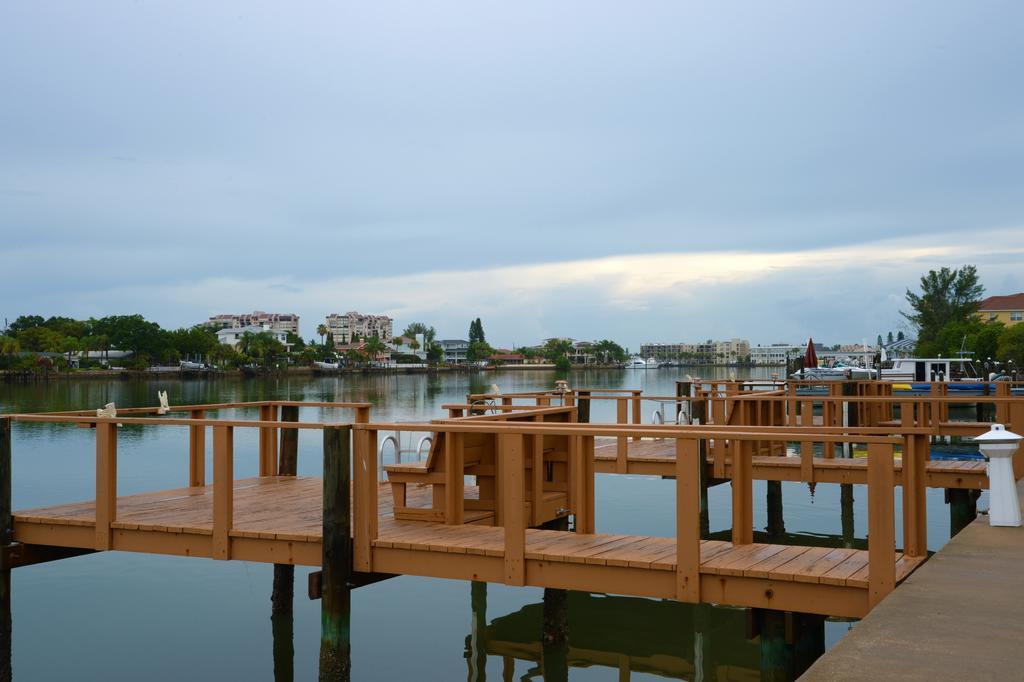 Treasure Island Beach, Fl Waterfront Condo Located Steps Away From The Intracoastal Waterway St. Pete Beach Buitenkant foto