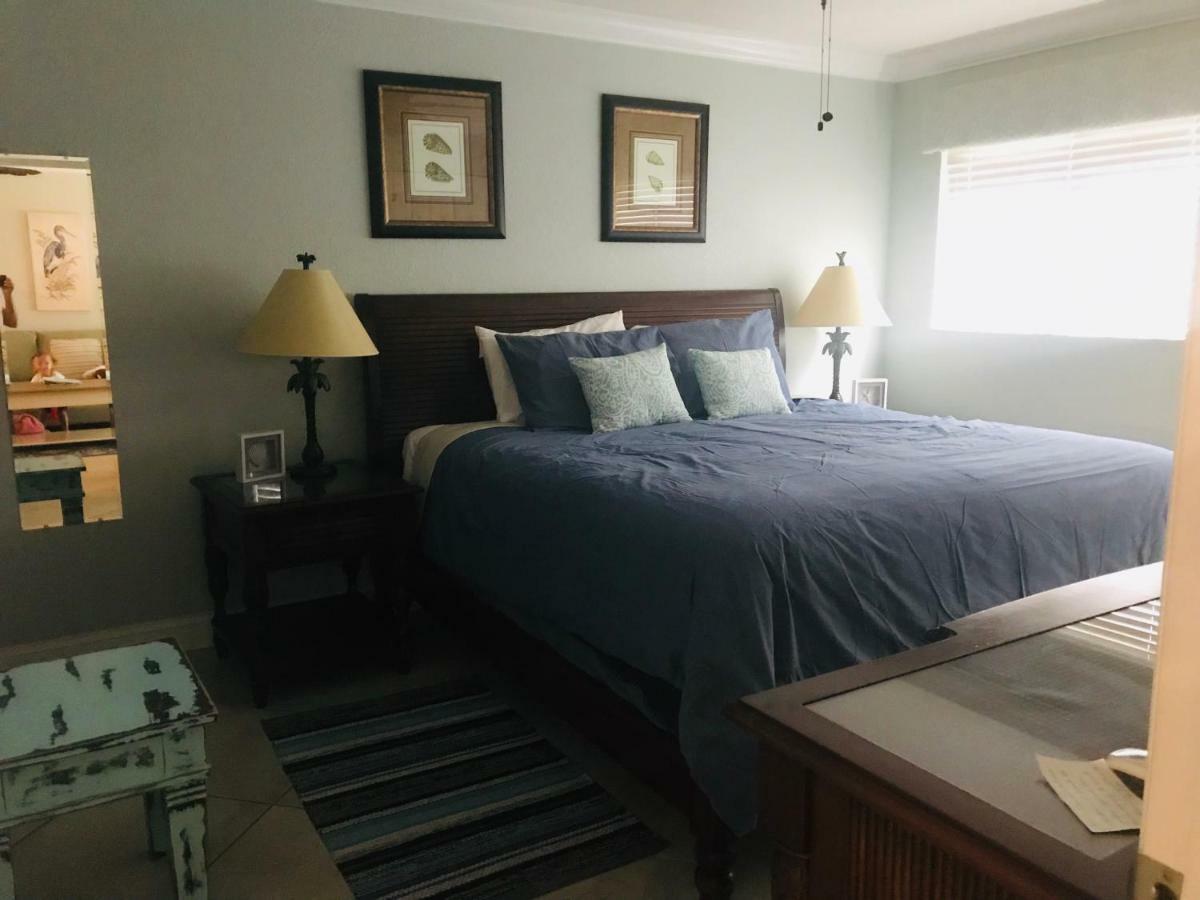 Treasure Island Beach, Fl Waterfront Condo Located Steps Away From The Intracoastal Waterway St. Pete Beach Buitenkant foto