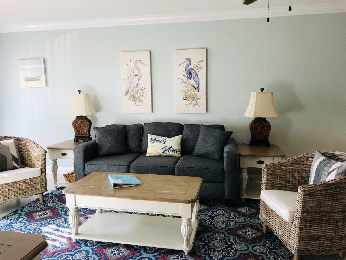 Treasure Island Beach, Fl Waterfront Condo Located Steps Away From The Intracoastal Waterway St. Pete Beach Buitenkant foto